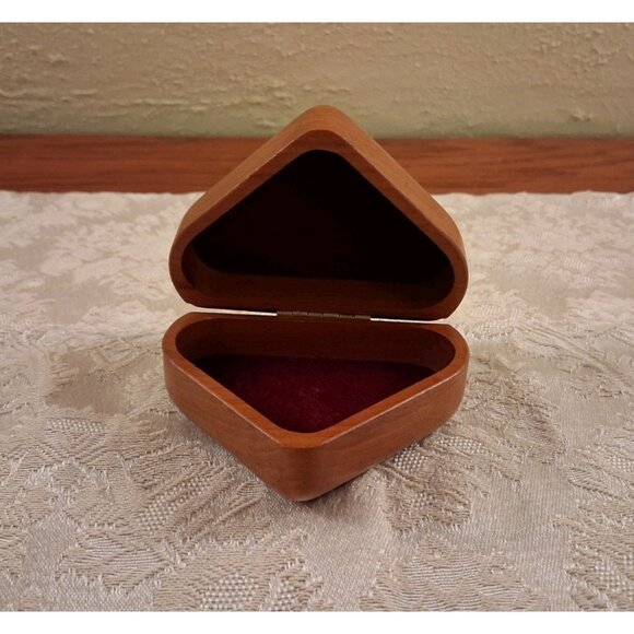 Wilderness Woods Heart Jewelry Ring Box Engraved Roses Love Vintage Wooden Small - Picture 7 of 10